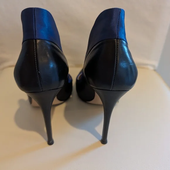 Gianvito Rossi TUXEDO Black Leather And Blue Satin Pointed Toe Pumps Size 37.5 - Picture 3 of 13